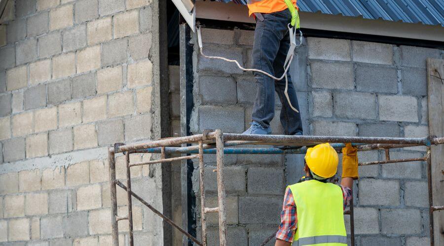 Expert Emergency Roof Repairs services in Doyle, CA